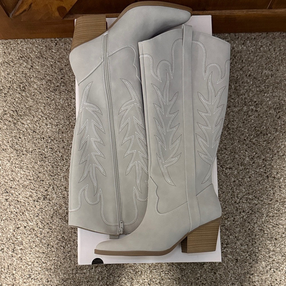 LC Lauren Conrad Nadilynn Tan Heeled Boots - Picture 3 of 3